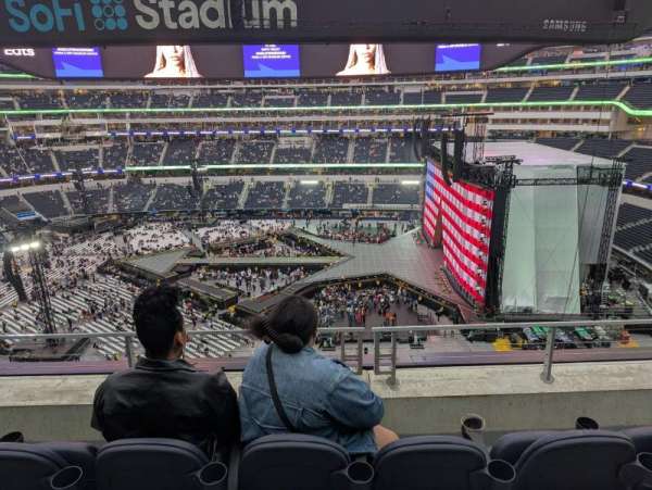 SoFi Stadium, section: 351, row: 3, seat: 9