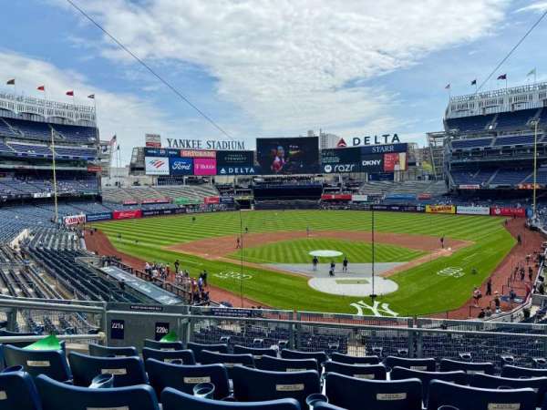 Yankee Stadium, section: 220C, row: 6, seat: 9
