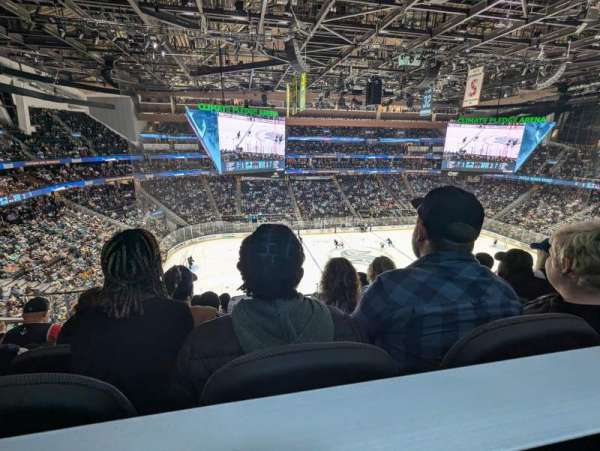 Climate Pledge Arena, section: 102, row: bar, seat: 14