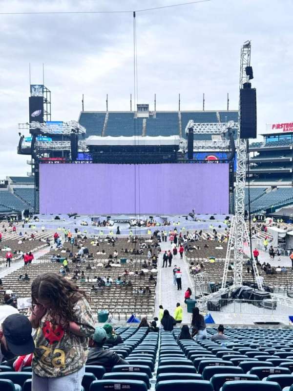 Lincoln Financial Field, section: 111, row: 30, seat: 15