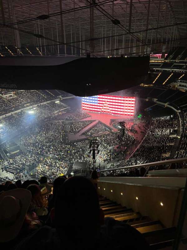 SoFi Stadium, section: 529, row: 9, seat: 4