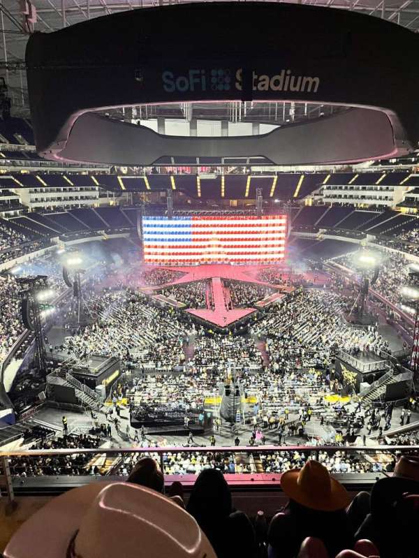 SoFi Stadium, section: 336, row: 6, seat: 19