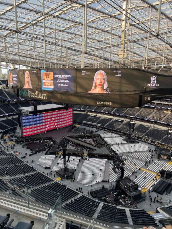 SoFi Stadium, section: 521, row: 1, seat: 13