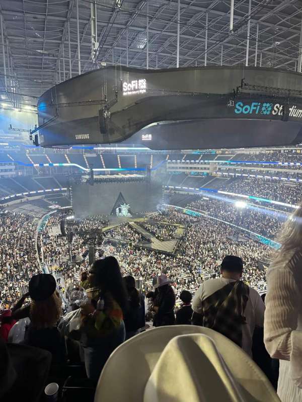 SoFi Stadium, section: 333, row: 9, seat: 19