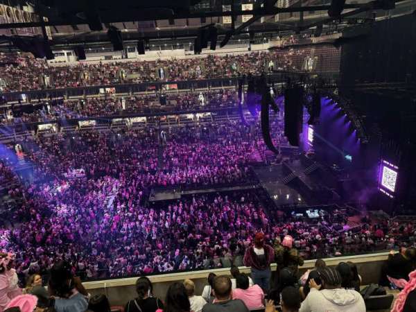 United Center, section: 334, row: 8, seat: 2