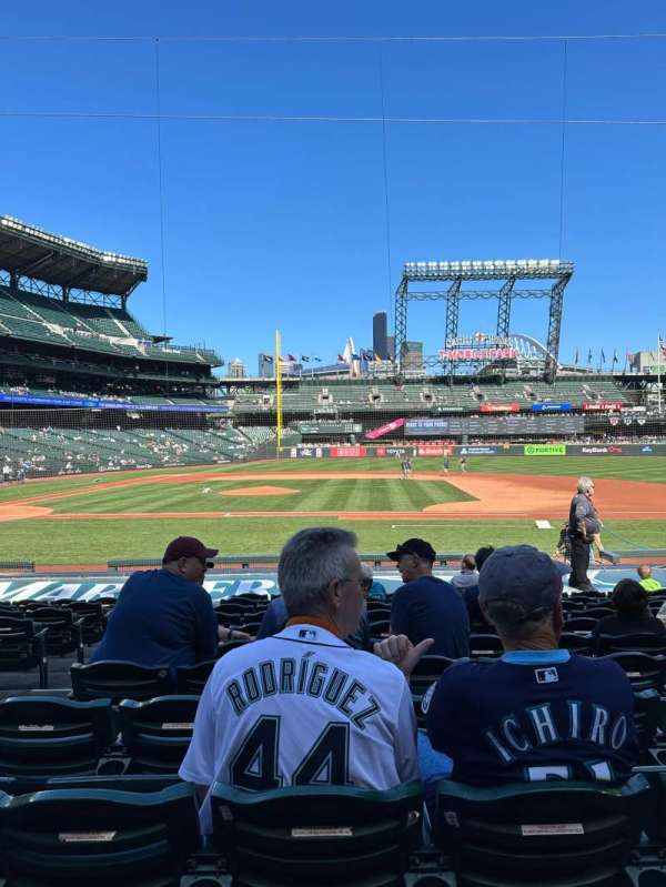 T-Mobile Park, section: 122, row: 15, seat: 10