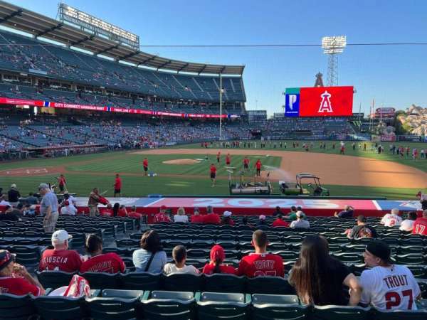 Angel Stadium, section: 125, row: U, seat: 4