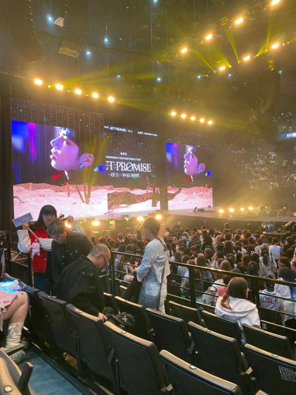 Accor Arena, section: Gradin O, row: 24, seat: 15