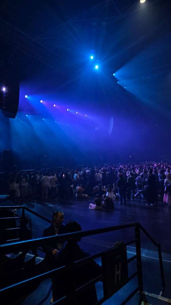 Zénith Paris, section: H, row: 8, seat: 21