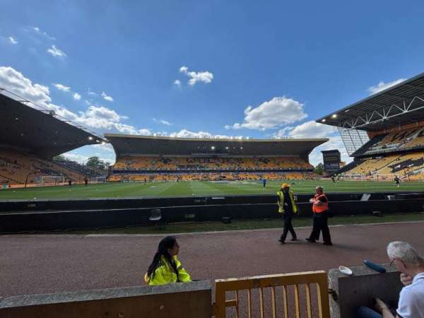Molineux Stadium, section: JL7, row: C, seat: 194
