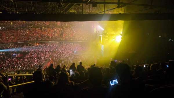 Kia Forum, section: 211, row: 20, seat: 2