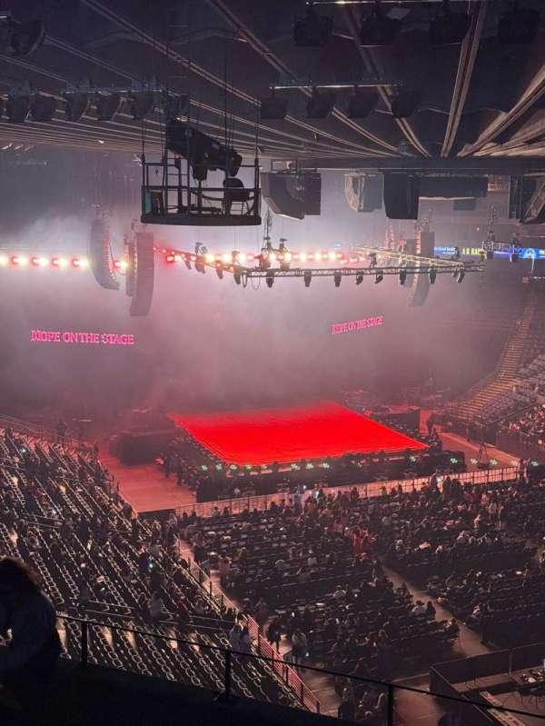 Oakland Arena, section: 212, row: 7, seat: 2