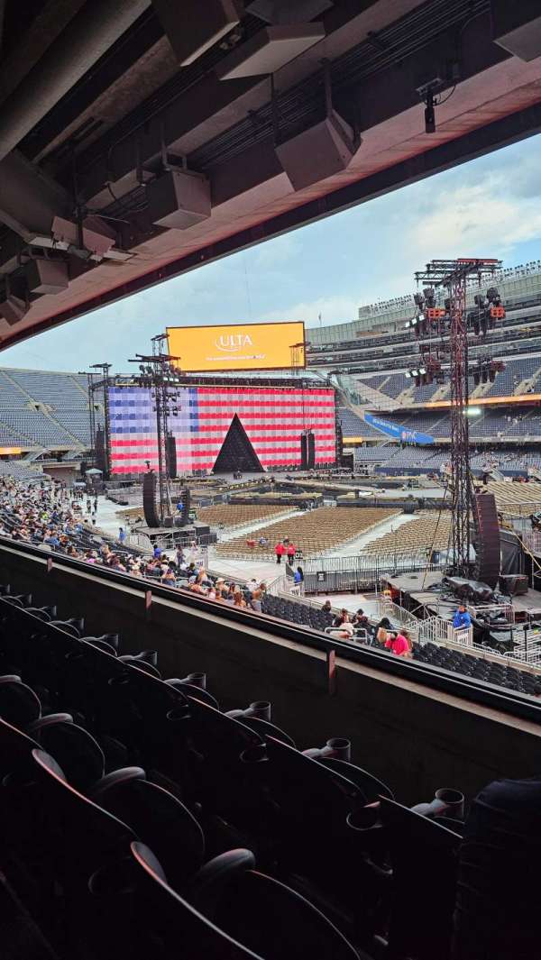 Soldier Field, section: 231, row: 3, seat: 17