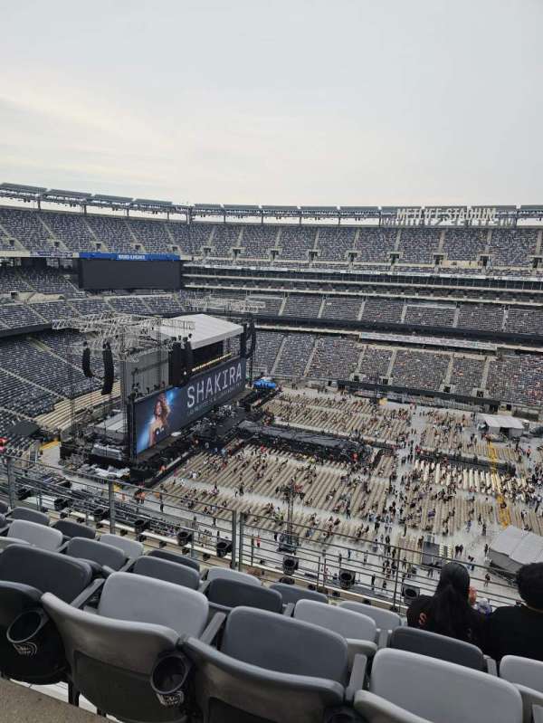 MetLife Stadium, section: 338, row: 9, seat: 6