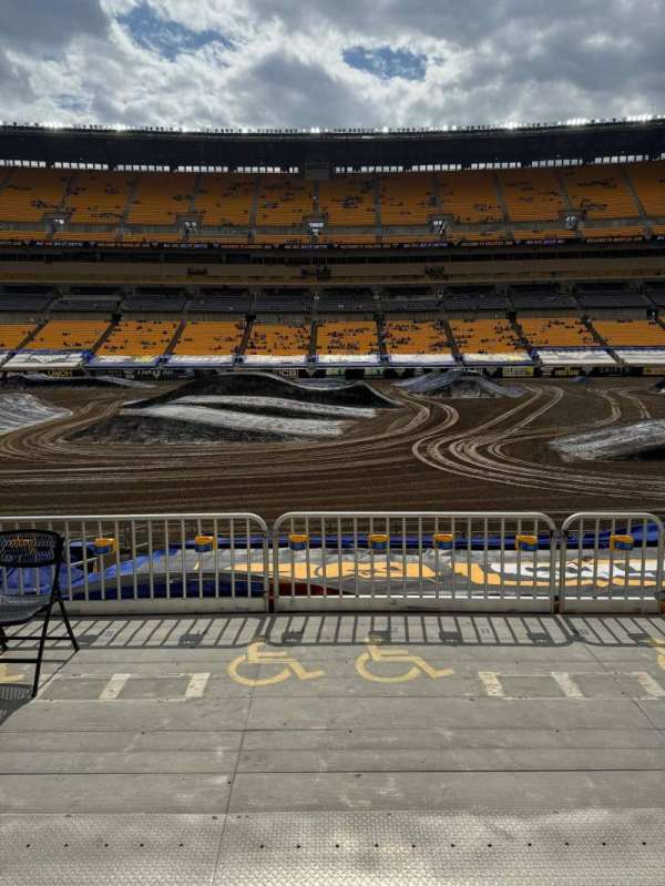 Acrisure Stadium, section: 111, row: M, seat: 15