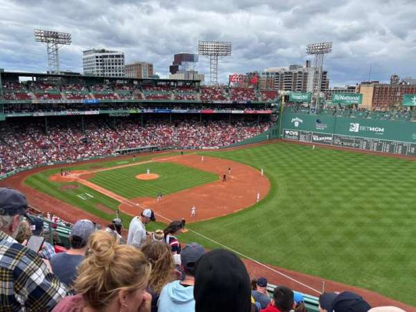 Fenway Park, section: Pavilion 15, row: H, seat: 17
