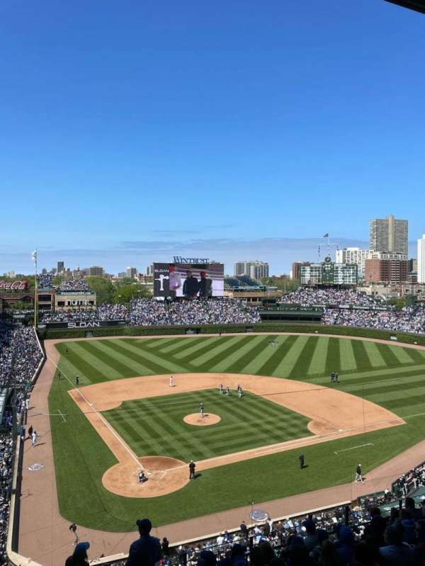 Wrigley Field, section: 320R, row: 10, seat: 6