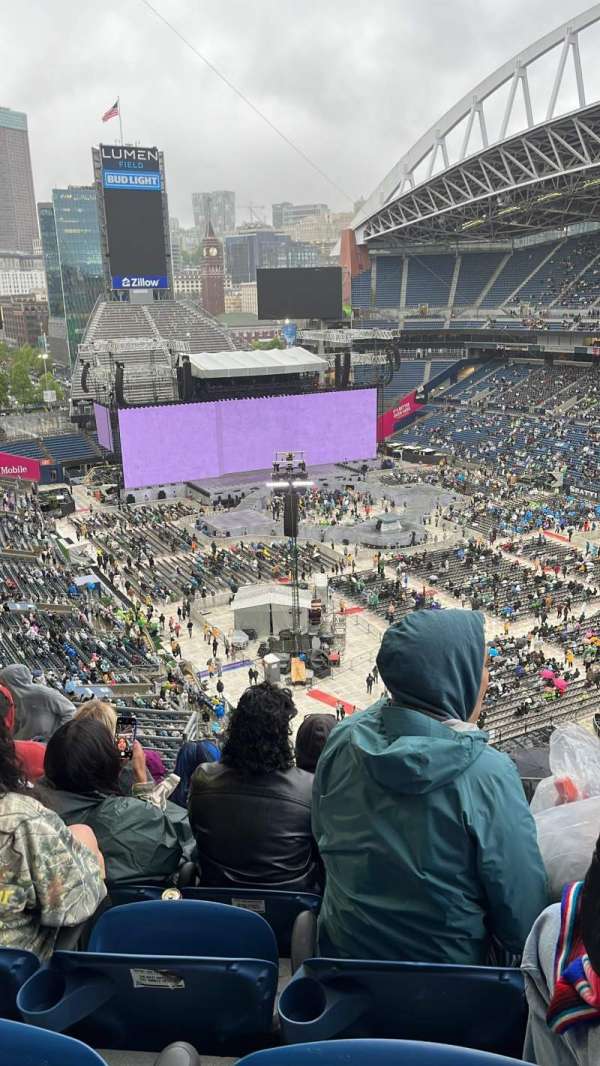 Lumen Field, section: 327, row: N, seat: 17