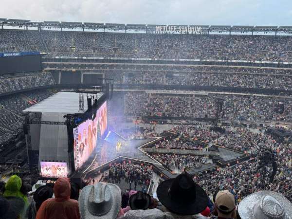 MetLife Stadium, section: 339, row: 22, seat: 21