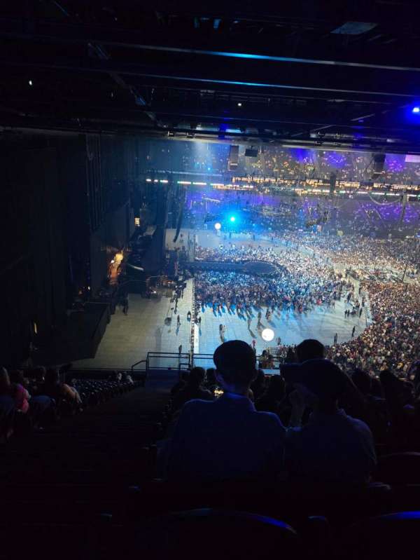 Paris La Défense Arena, section: 402, row: 63, seat: 14