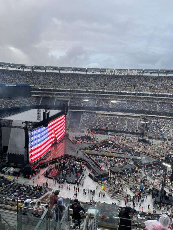MetLife Stadium, section: 338, row: 14, seat: 26