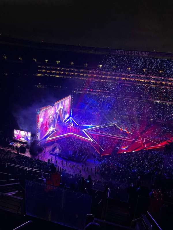 MetLife Stadium, section: 338, row: 14, seat: 27