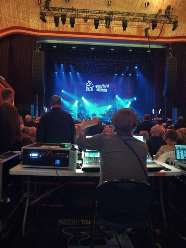 O2 Apollo Manchester, section: Stalls, row: W, seat: 30
