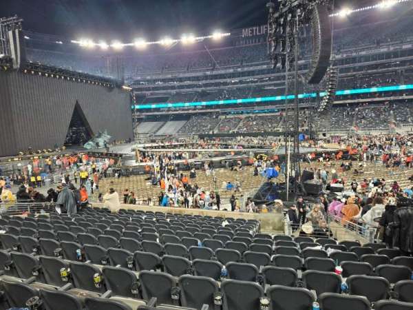 MetLife Stadium, section: 137, row: 20, seat: 5
