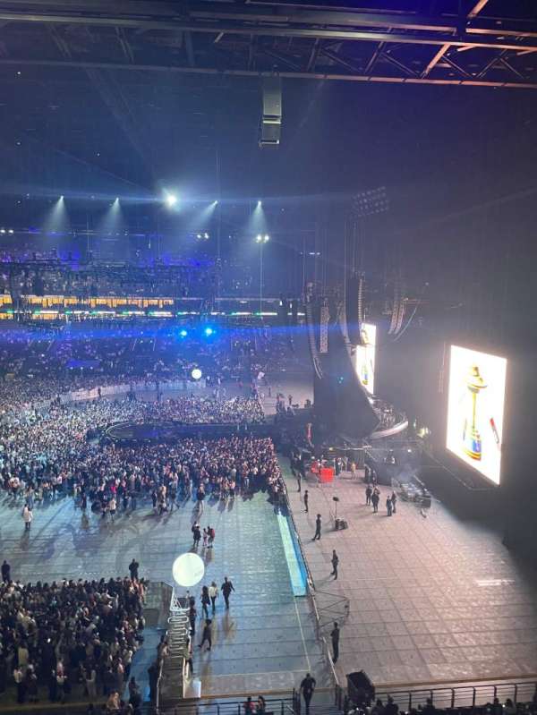 Paris La Défense Arena, section: 420, row: 47, seat: 12