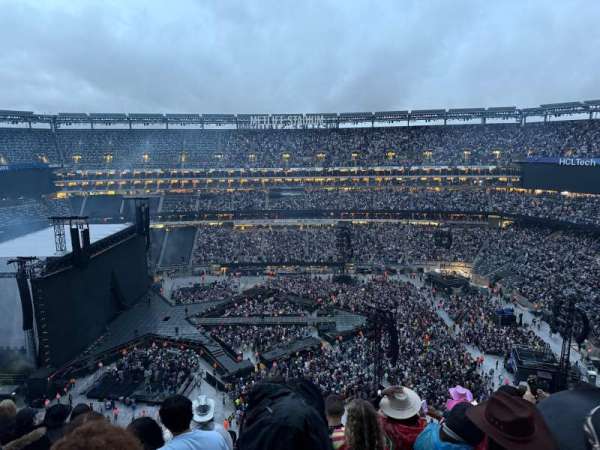 MetLife Stadium, section: 338, row: 11, seat: 8