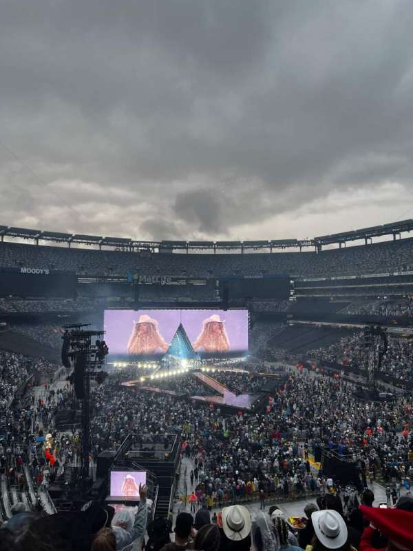 MetLife Stadium, section: 229, row: 9, seat: 10