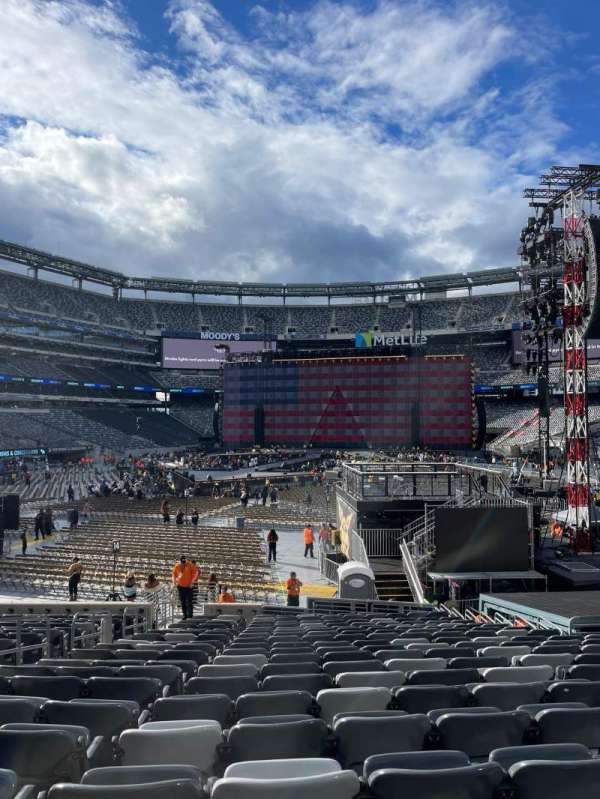 MetLife Stadium, section: 123, row: 20, seat: 23-24
