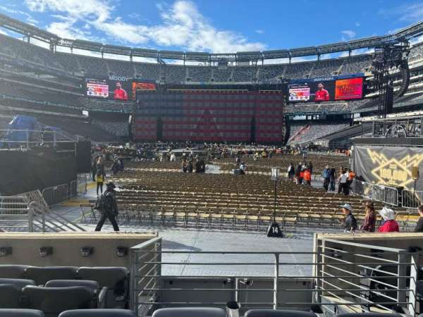 MetLife Stadium, section: 124, row: 5, seat: 16