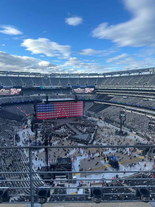 MetLife Stadium, section: 329, row: 6, seat: 11