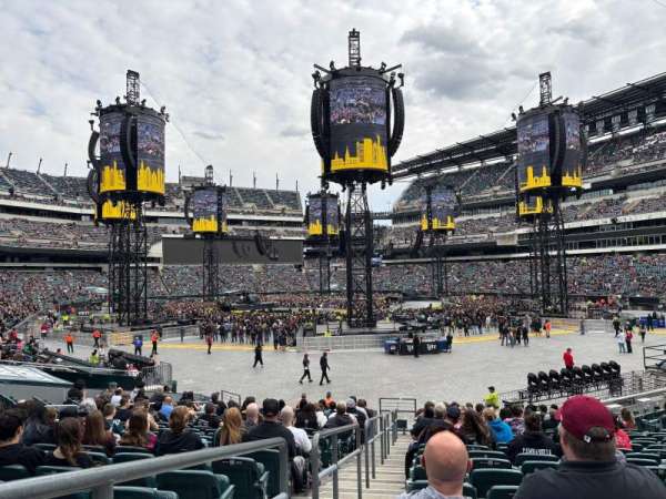 Lincoln Financial Field, section: 127, row: 19, seat: 19
