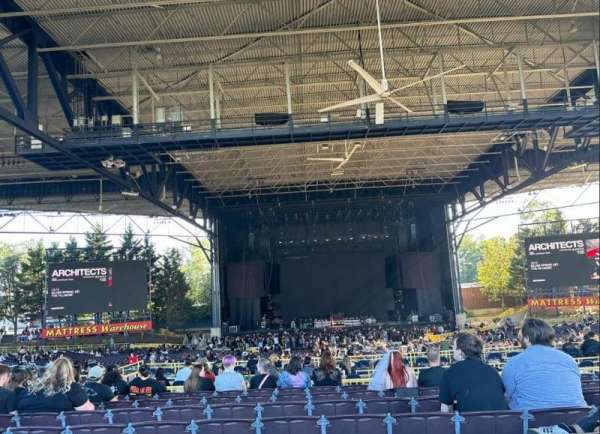 Concert photos at jiffy lube live