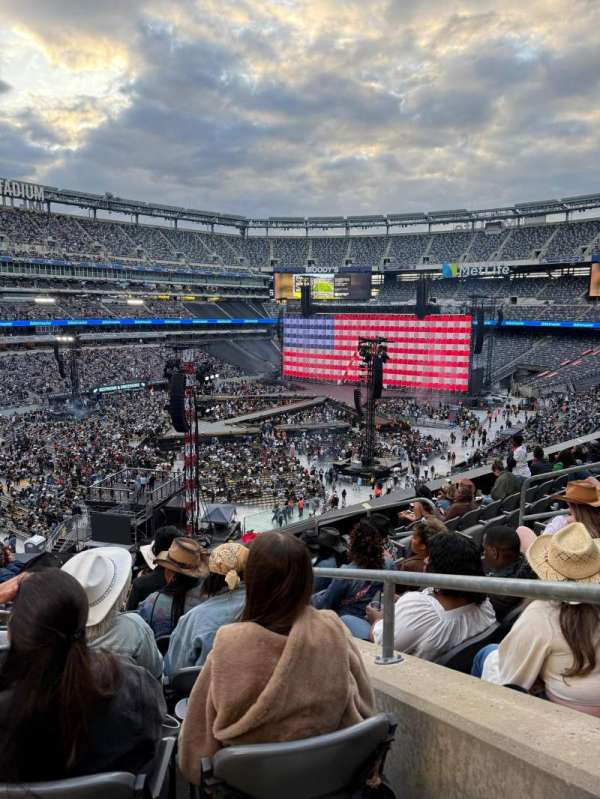 MetLife Stadium, section: 220a, row: 9, seat: 2