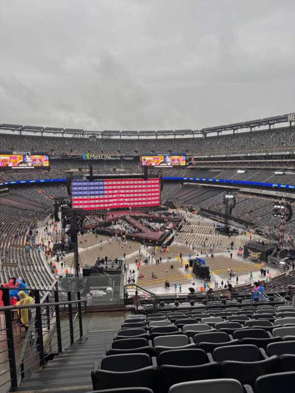 MetLife Stadium, section: 228b, row: 10, seat: 26