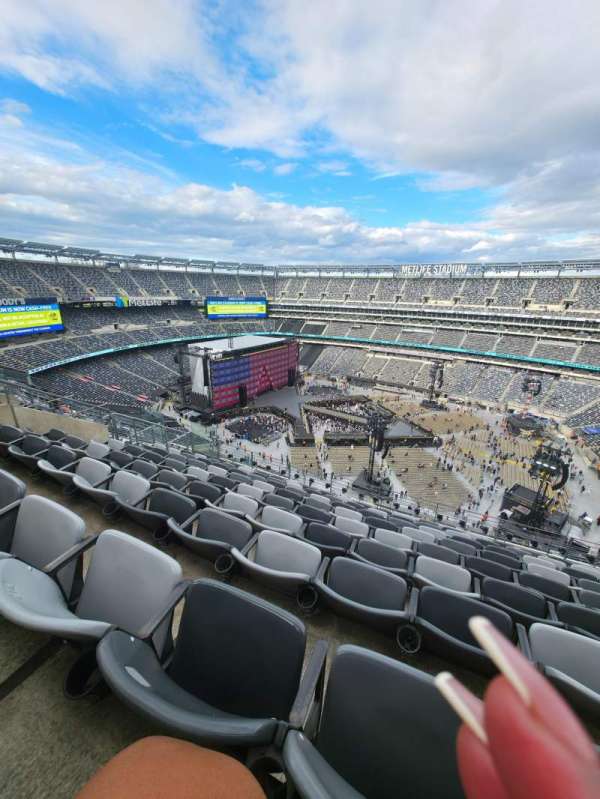 MetLife Stadium, section: 336, row: 13, seat: 11
