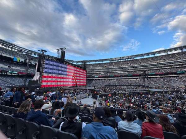 MetLife Stadium, section: 139, row: 13, seat: 10