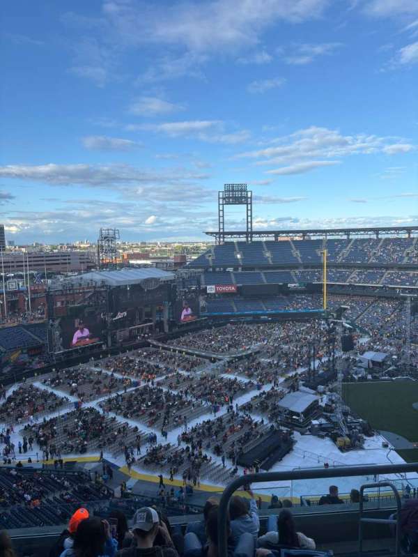Citizens Bank Park, section: 429, row: 7, seat: 4
