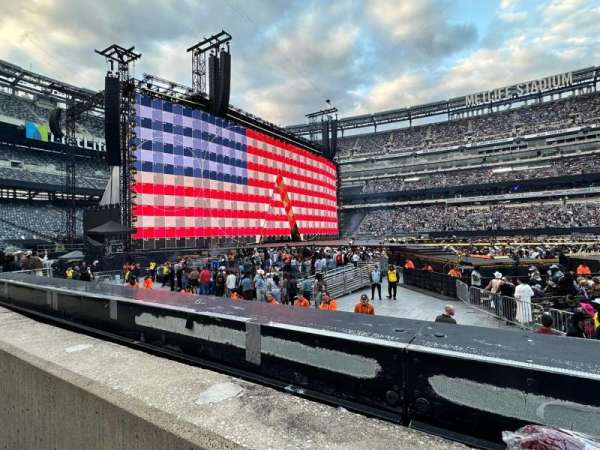 Metlife Stadium, section: 139, row: 6, seat: 26