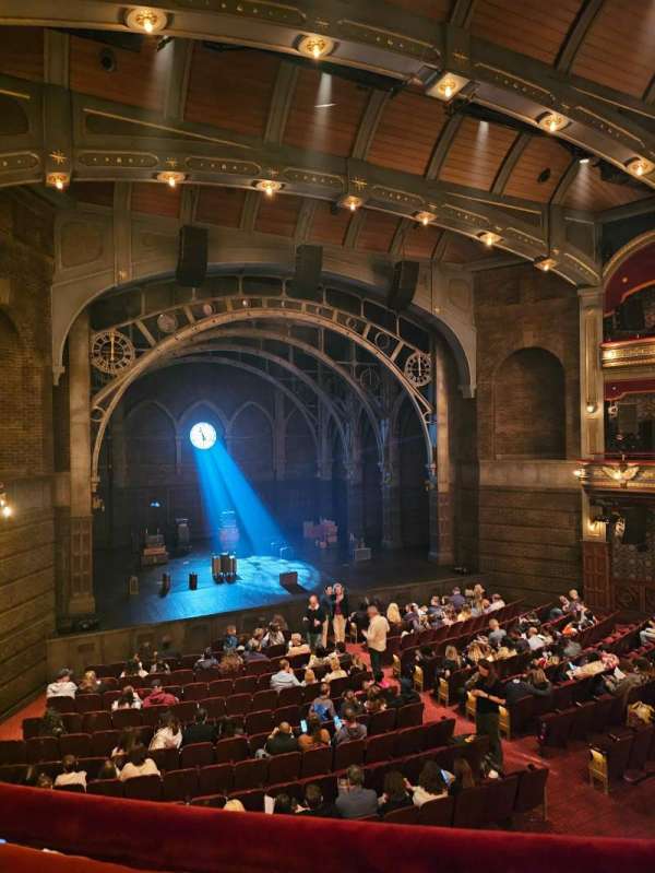 Lyric Theatre, section: Dress Circle L, row: A, seat: 3