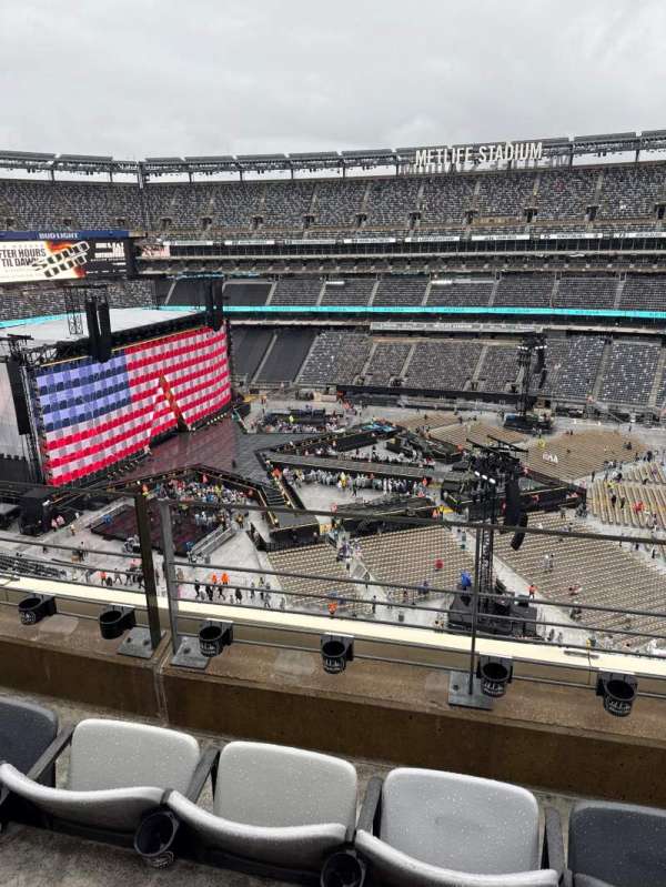 MetLife Stadium, section: 337, row: 3, seat: 12