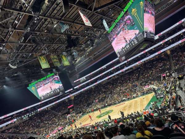 Climate Pledge Arena, section: 25, row: V, seat: 1