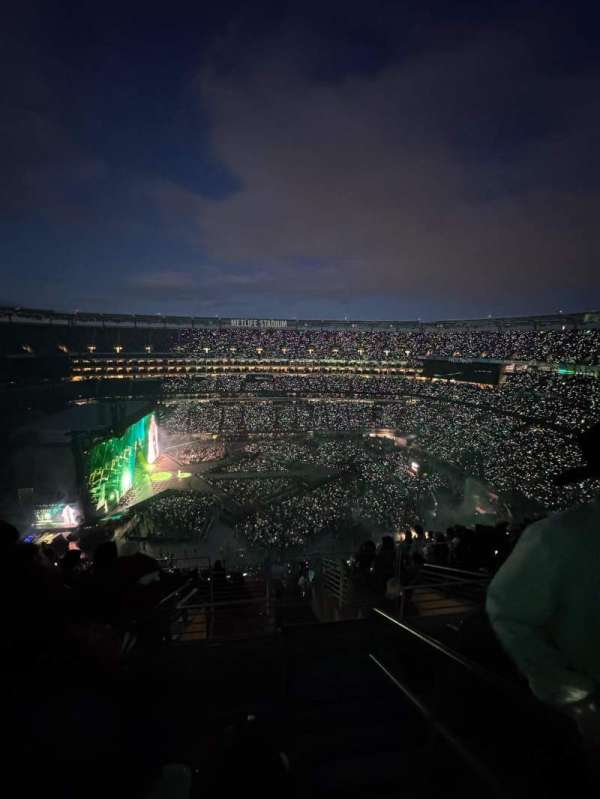 MetLife Stadium, section: 339, row: 14, seat: 1