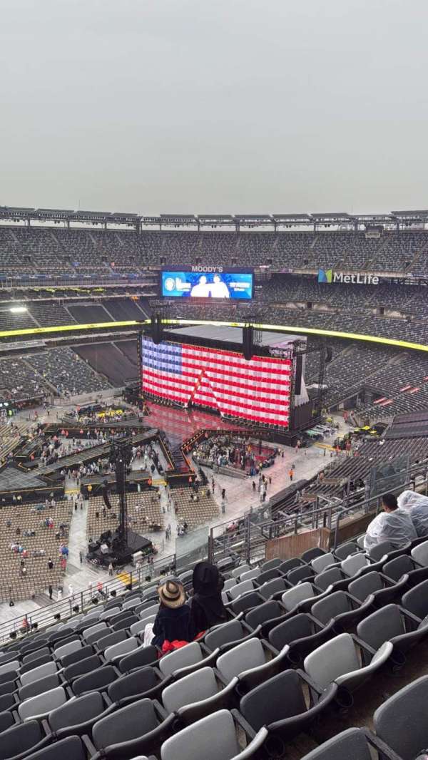 MetLife Stadium, section: 318, row: 18, seat: 17-18