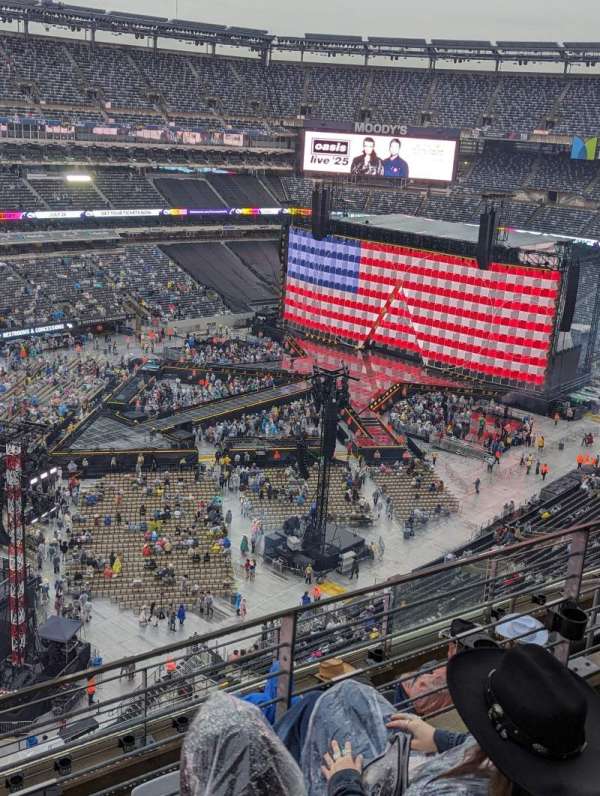 MetLife Stadium, section: 318, row: 7, seat: 9