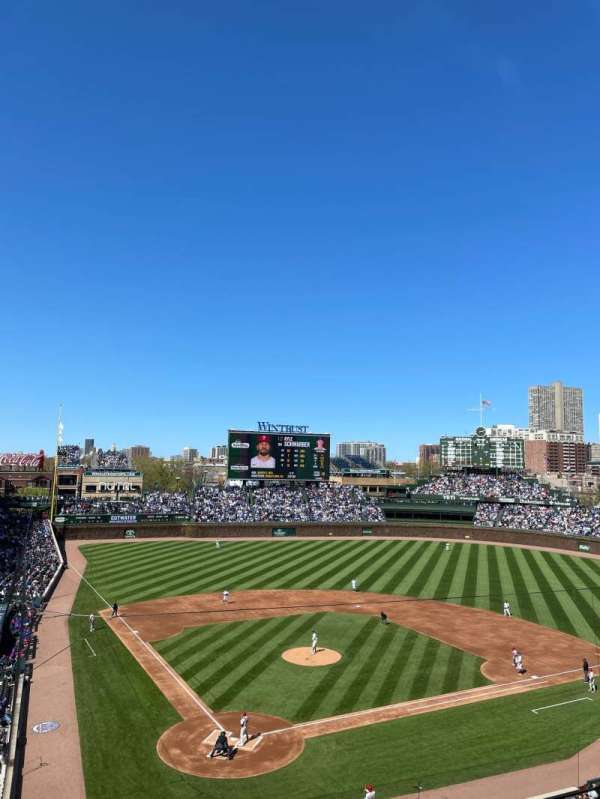 Wrigley Field, section: 320R, row: 4, seat: 5