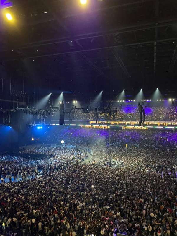 Paris La Défense Arena, section: 405, row: 42, seat: 10